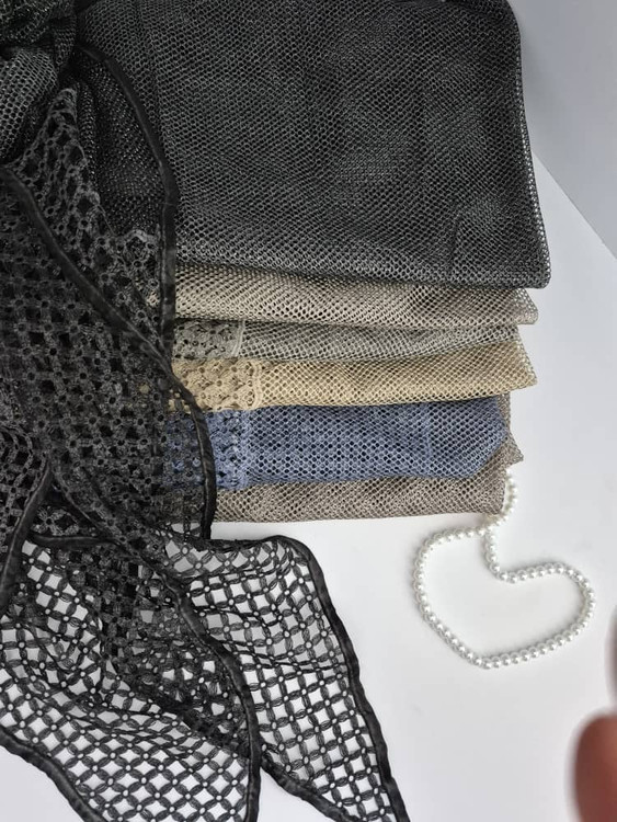 نمای نزدیک شال طرح دستک ماهی وارداتی در انواع رنگهای ترند