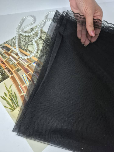 شال تور ساده با حاشیه گیپور سر خور عالی داره و اصلا حالت پف نداره