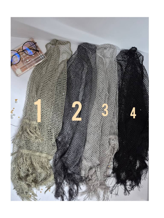 مینی اسکارف سه گوش لبه ریش دار وارداتی در چهار رنگ جذاب