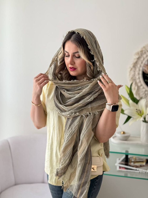 شال کنفی لبه ریش وارداتی رنگ کرم سر خور بسیار عالی نرم و لطیف