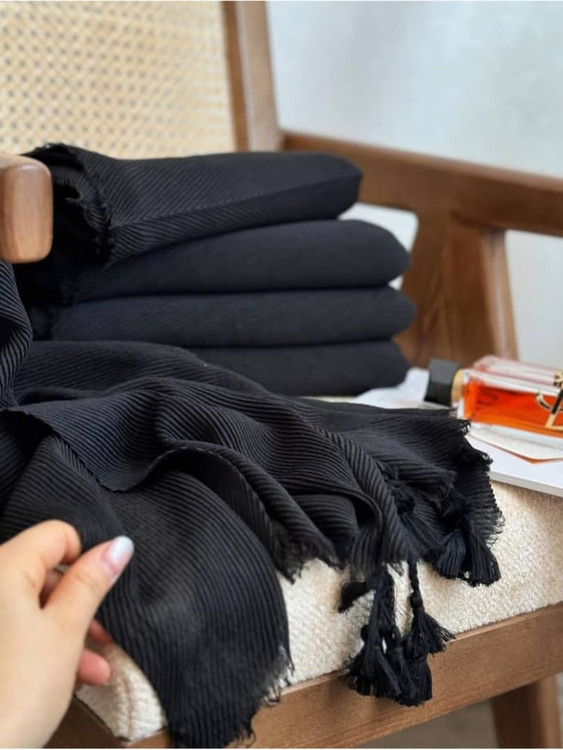 شال پلیسه برشکای منگوله دار وارداتی با کیفیت عالی