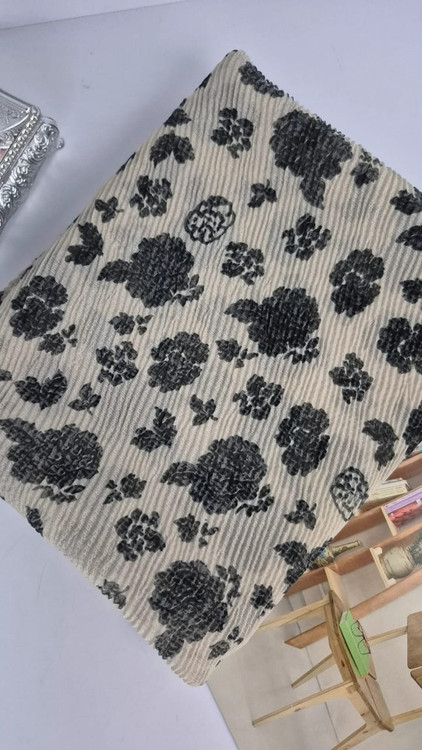 شال پلیسه گل گلی محصول داخلی با بهترین کیفیت