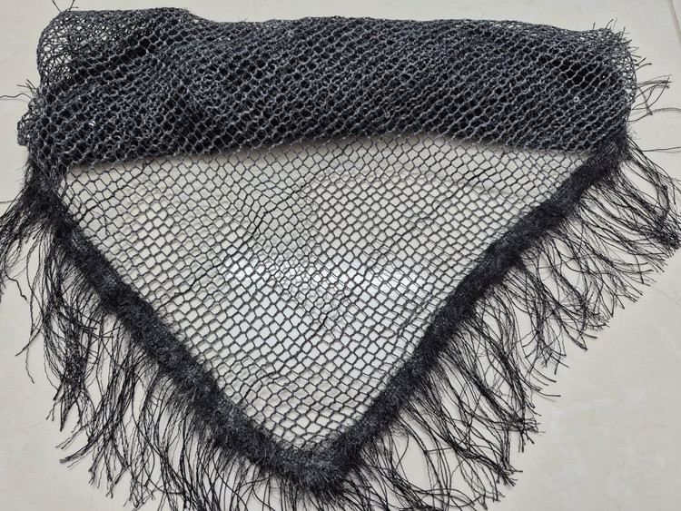 مینی اسکارف دور ریش وارداتی سر خور عالی اصلا لیز نیست