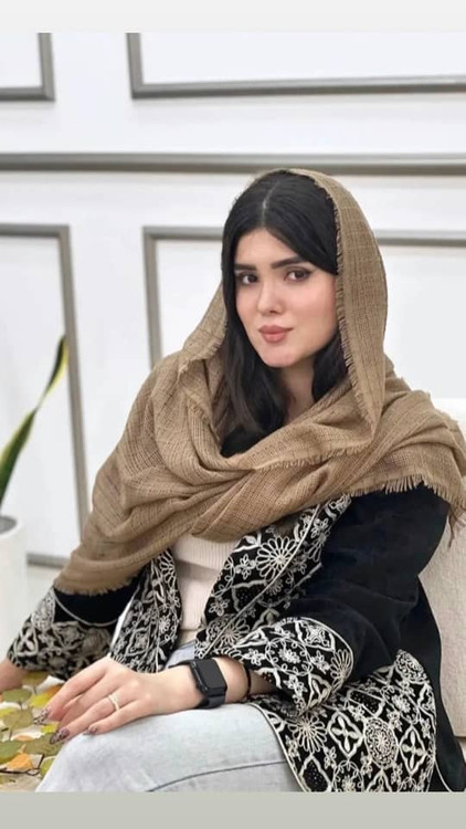 سر خور شال حصیری رنگ کرم جذابمون