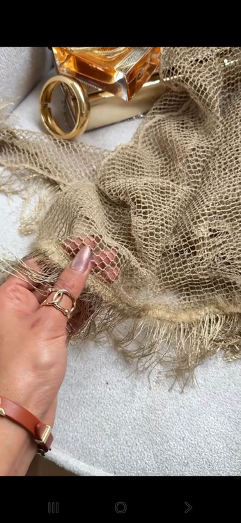 نمای نزدیک از مینی اسکارف حصیری وارداتی